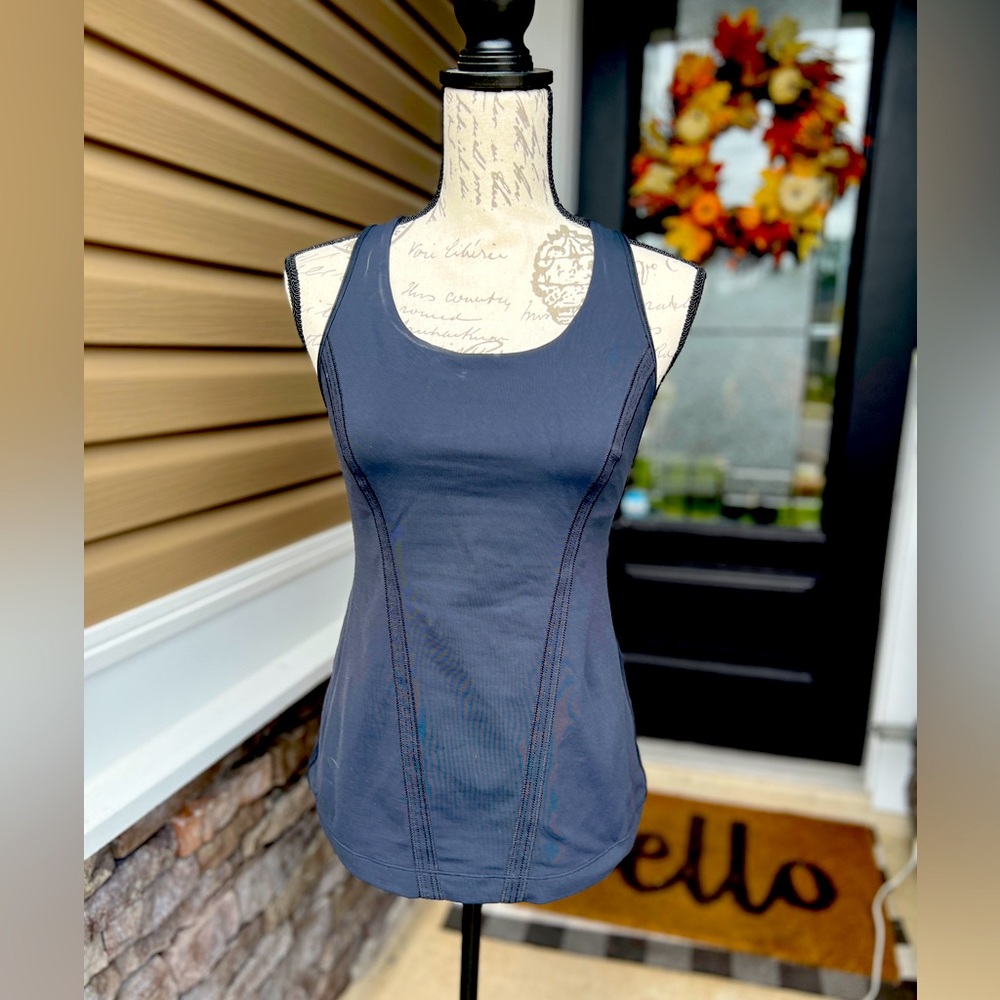 Lululemon black tank